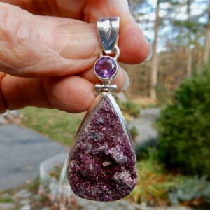 Rhodonite Raw Tear Pend