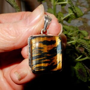 Tiger Eye Square Pend2