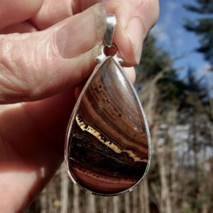 Tiger Iron Tear Pend